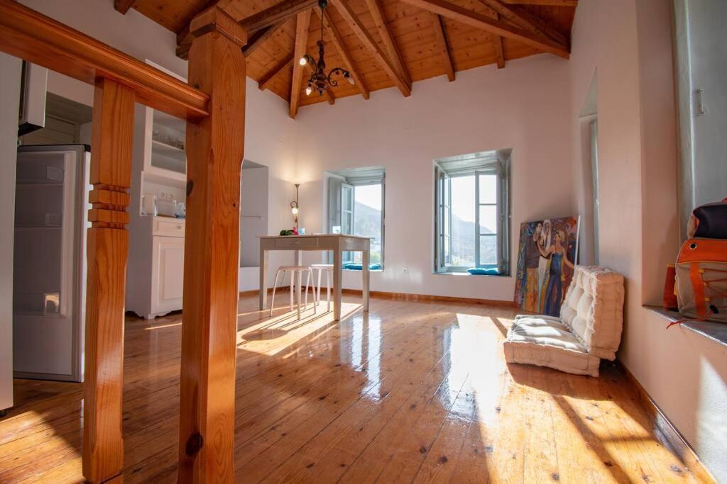 Iolis Loft Hydra Apartment Luaran gambar