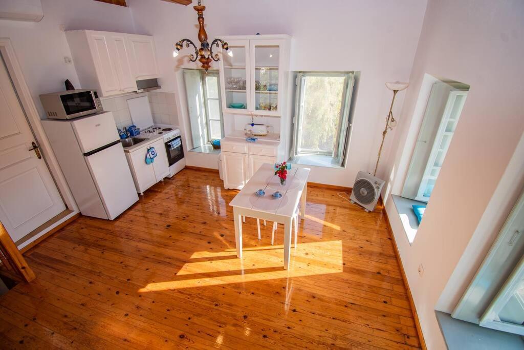 Iolis Loft Hydra Apartment Luaran gambar