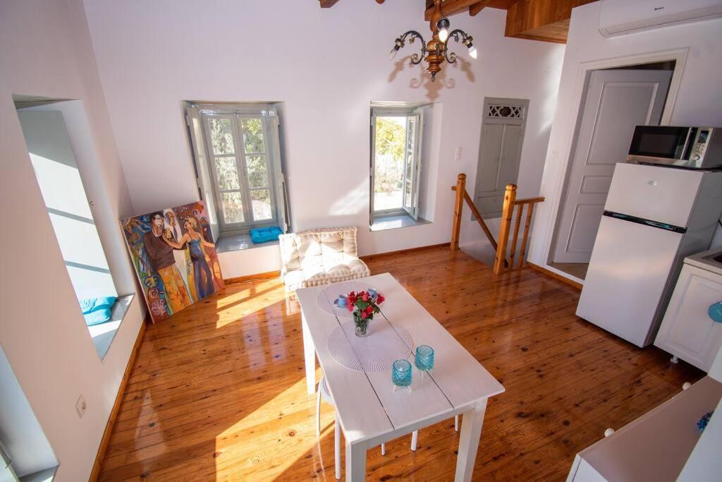 Iolis Loft Hydra Apartment Luaran gambar